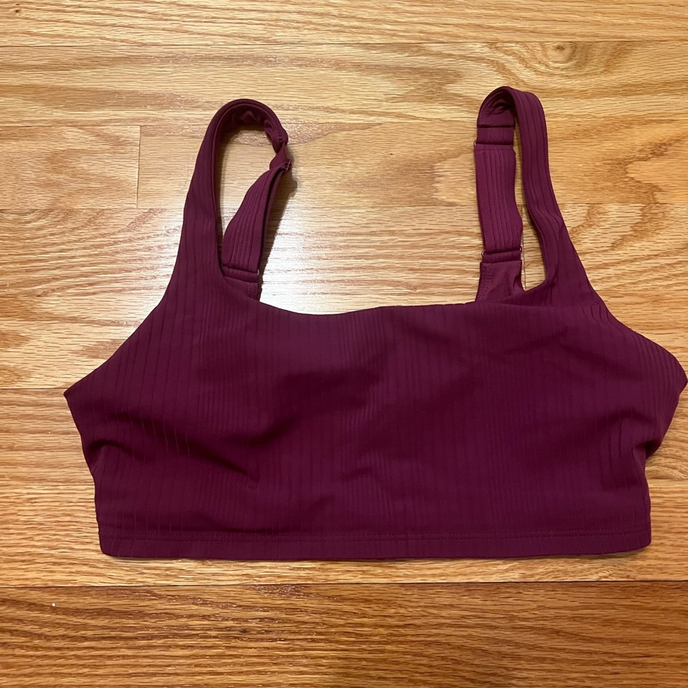 Alo sports bra